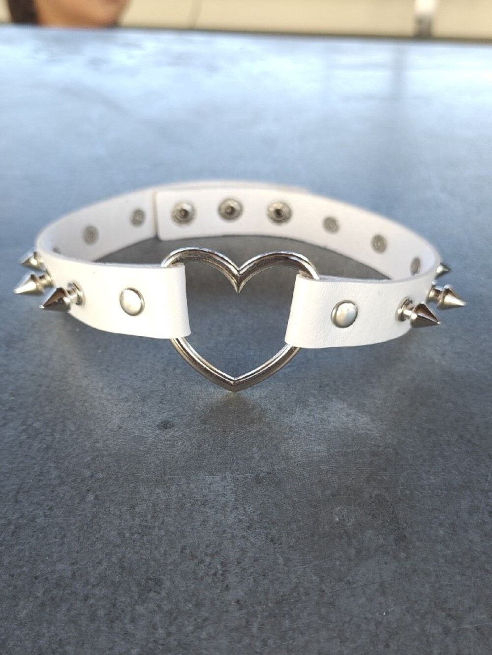 White Heart Center Studded Choker Necklace